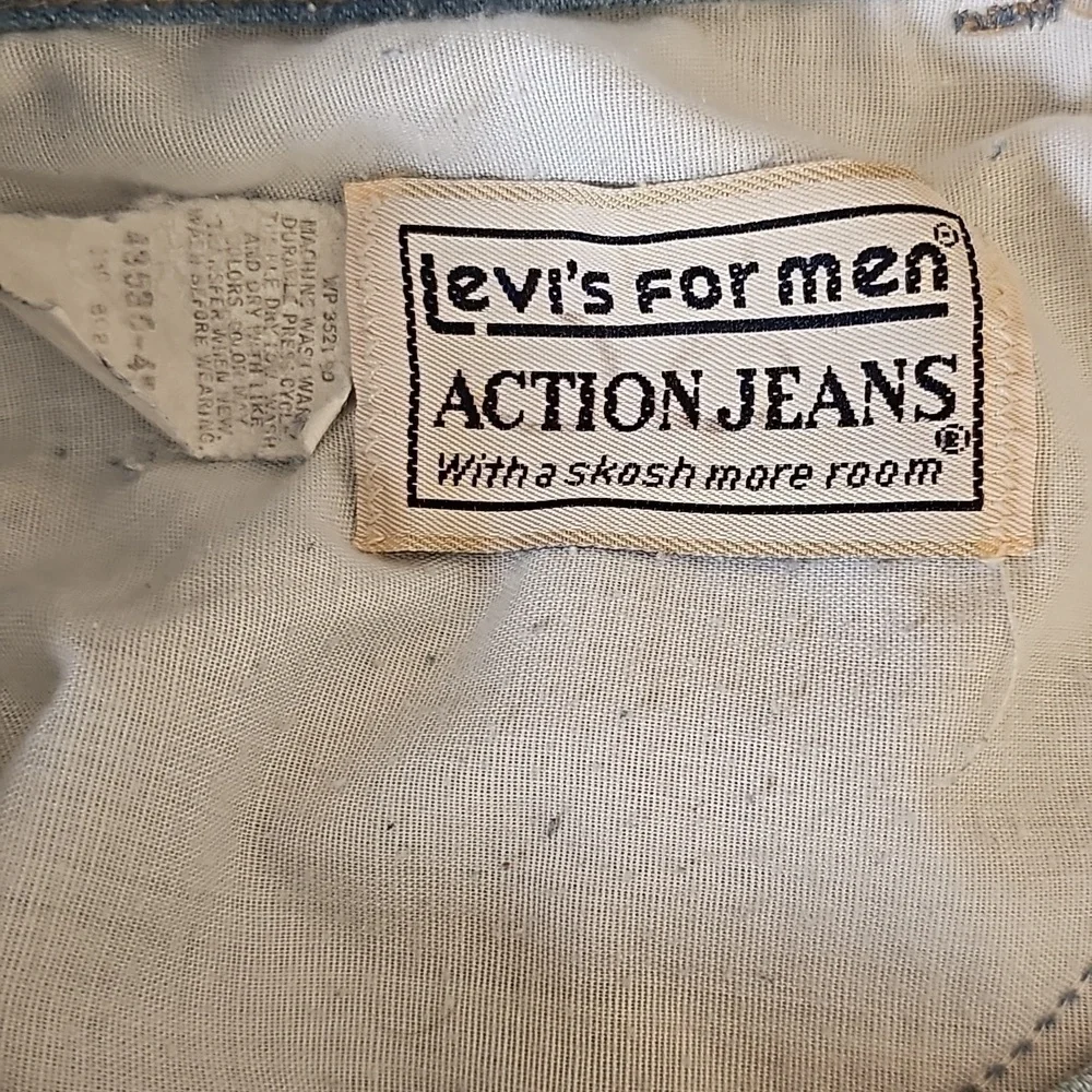 Vintage Levi's 535 Orange Tag.